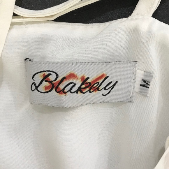 NWT Blakely cream colored romper size M - Picture 5 of 8